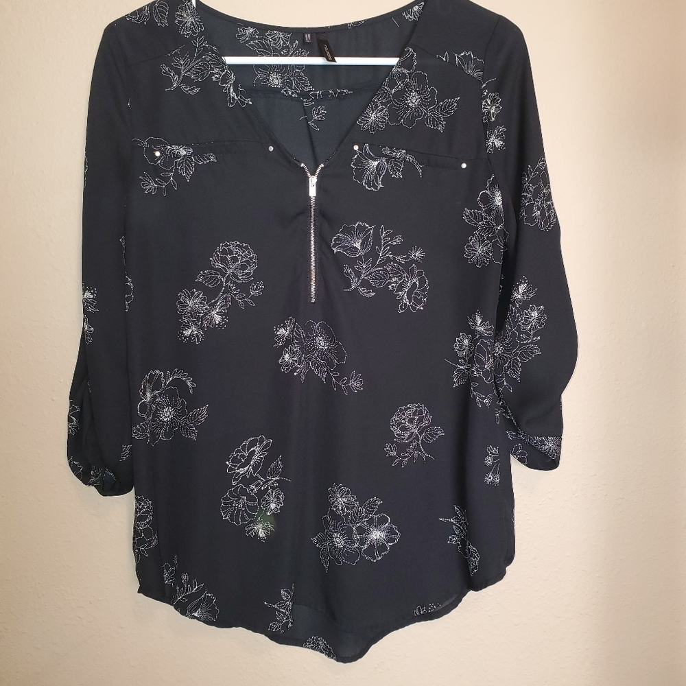 Maurices blouse with zipper and floral design